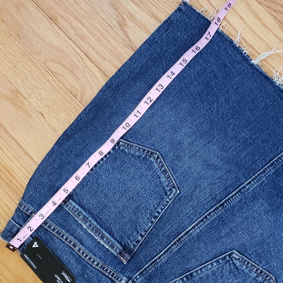 NWT Silver Jeans - Frisco Mini Jean Skirt High Rise Denim size 4 - Picture 9 of 9